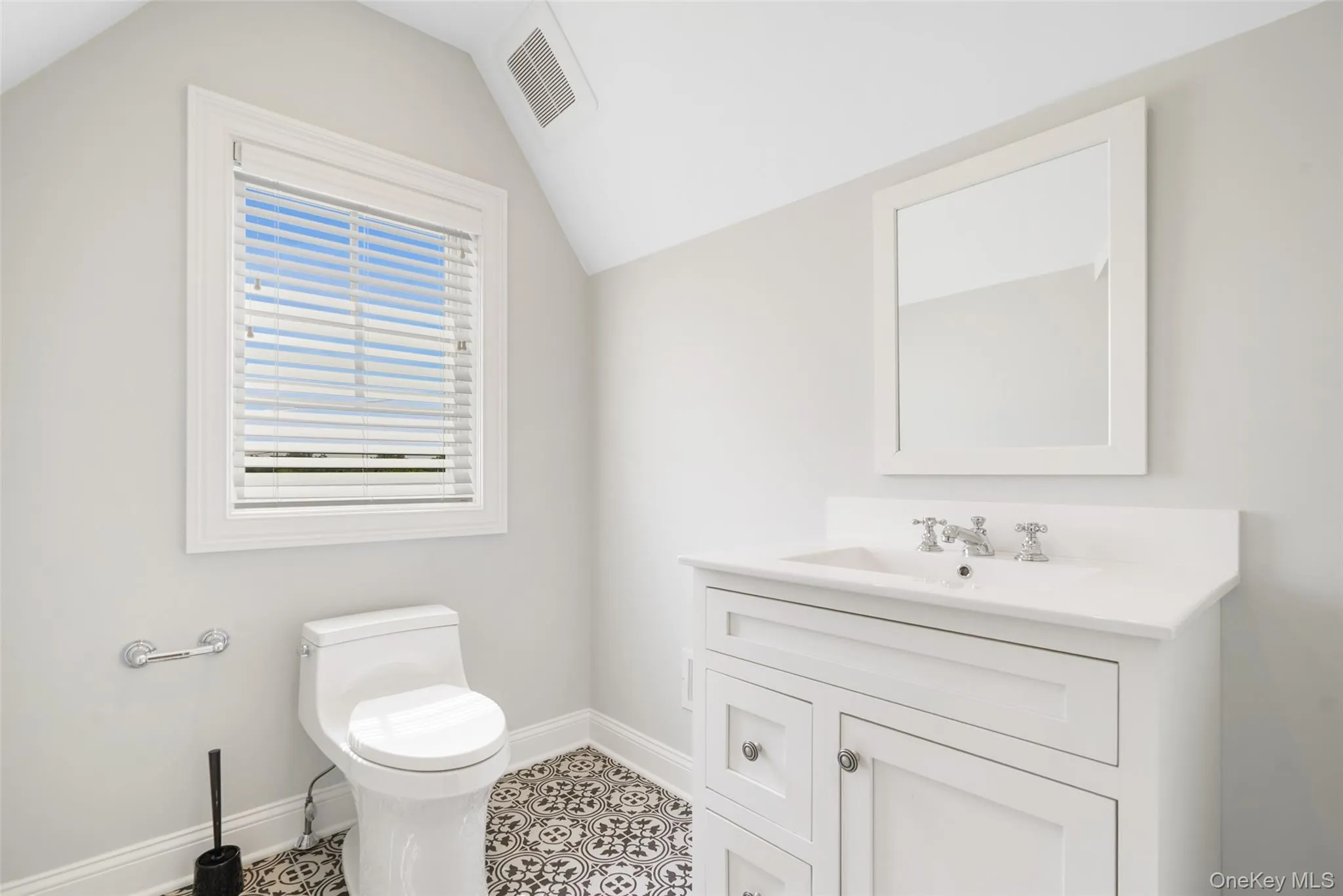 124-B Maple Avenue, Rye City, NY, 3 Bedrooms Bedrooms, 9 Rooms Rooms,2 BathroomsBathrooms,Residential Lease,For Rent,Maple,0,1028366 124-B Maple Avenue, Rye City, NY, 3 Bedrooms Bedrooms, 9 Rooms Rooms,2 BathroomsBathrooms,Residential Lease,For Rent,Maple,0,1028366