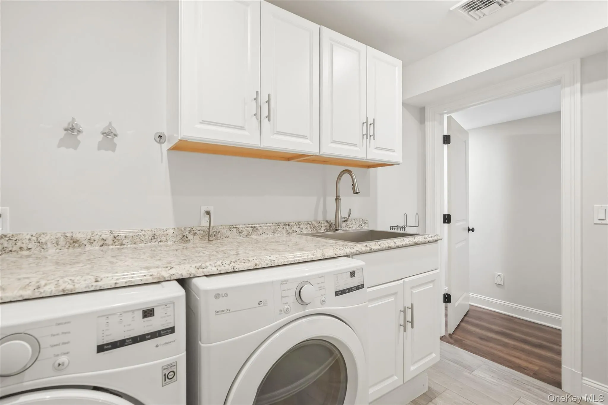 124-B Maple Avenue, Rye City, NY, 3 Bedrooms Bedrooms, 9 Rooms Rooms,2 BathroomsBathrooms,Residential Lease,For Rent,Maple,0,1028366 124-B Maple Avenue, Rye City, NY, 3 Bedrooms Bedrooms, 9 Rooms Rooms,2 BathroomsBathrooms,Residential Lease,For Rent,Maple,0,1028366