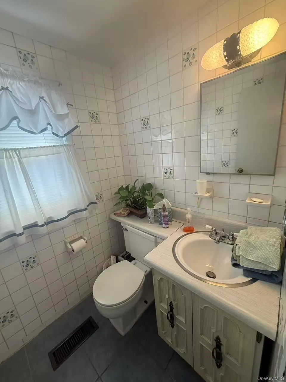 56 Convent Road, Oyster Bay, NY, 4 Bedrooms Bedrooms, 9 Rooms Rooms,2 BathroomsBathrooms,Residential Lease,For Rent,Convent,0,1028368 56 Convent Road, Oyster Bay, NY, 4 Bedrooms Bedrooms, 9 Rooms Rooms,2 BathroomsBathrooms,Residential Lease,For Rent,Convent,0,1028368