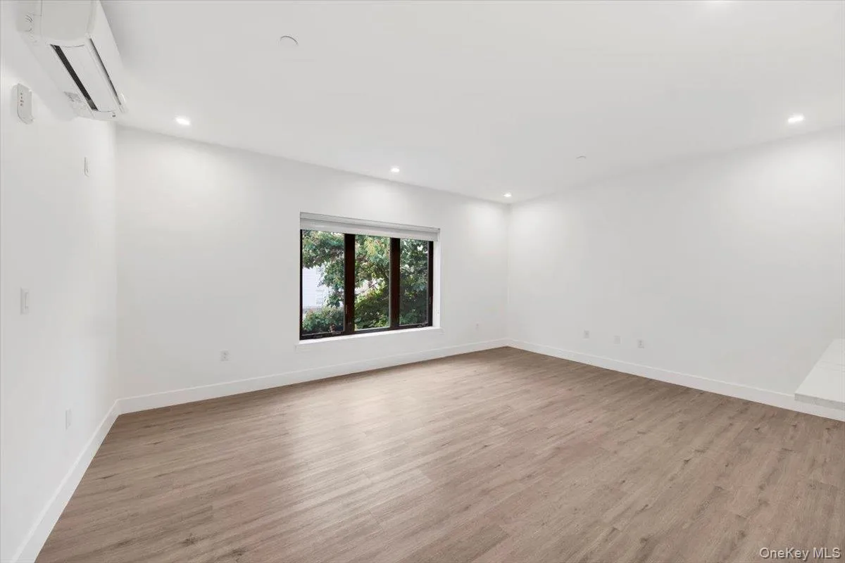 525 NORTH MACQUESTEN PARKWAY, Mount Vernon, NY, 1 Bedroom Bedrooms, 3 Rooms Rooms,1 BathroomBathrooms,Residential Lease,For Rent,NORTH MACQUESTEN PARKWAY,0,1028369 525 NORTH MACQUESTEN PARKWAY, Mount Vernon, NY, 1 Bedroom Bedrooms, 3 Rooms Rooms,1 BathroomBathrooms,Residential Lease,For Rent,NORTH MACQUESTEN PARKWAY,0,1028369