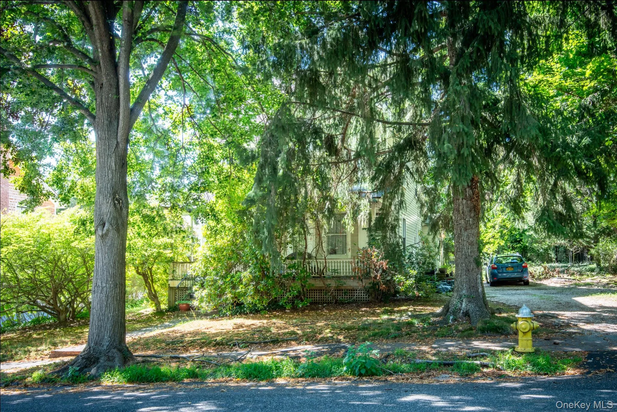 Front View .....Owner requests to remain 2-3 Weeks in Residence after closing to secure a rental. Front View .....Owner requests to remain 2-3 Weeks in Residence after closing to secure a rental.