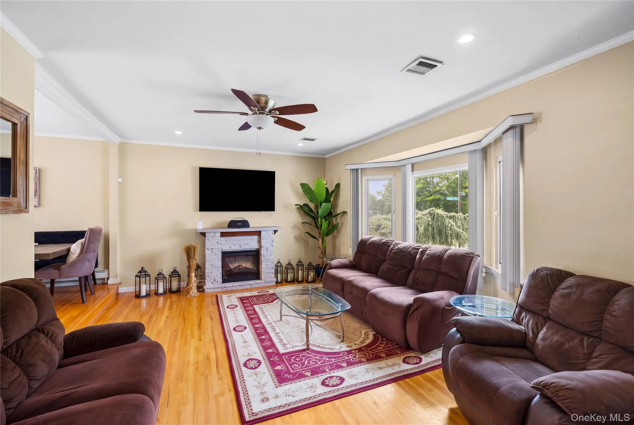 9 Florgate Road, Oyster Bay, NY, 4 Bedrooms Bedrooms, 9 Rooms Rooms,3 BathroomsBathrooms,Residential,For Rent,Florgate,0,1028373 9 Florgate Road, Oyster Bay, NY, 4 Bedrooms Bedrooms, 9 Rooms Rooms,3 BathroomsBathrooms,Residential,For Rent,Florgate,0,1028373