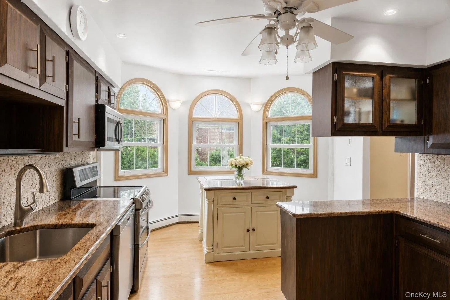 Kitchen with Modern Stainless steel appliances, Granite countertops Kitchen with Modern Stainless steel appliances, Granite countertops