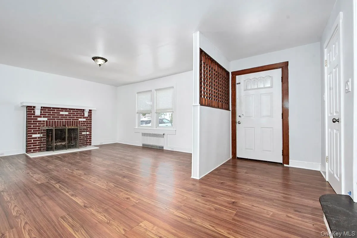 13 Concord Avenue, White Plains, NY, 4 Bedrooms Bedrooms, 7 Rooms Rooms,2 BathroomsBathrooms,Residential Lease,For Rent,Concord,0,1028376 13 Concord Avenue, White Plains, NY, 4 Bedrooms Bedrooms, 7 Rooms Rooms,2 BathroomsBathrooms,Residential Lease,For Rent,Concord,0,1028376