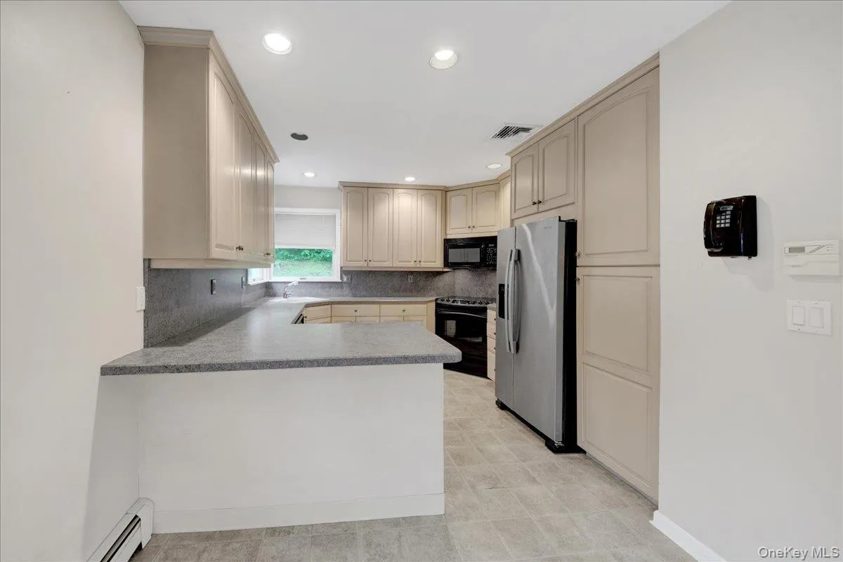 41 Miller Hill Road, East Fishkill, NY, 3 Bedrooms Bedrooms, 7 Rooms Rooms,2 BathroomsBathrooms,Residential,For Rent,Miller Hill,0,1028378 41 Miller Hill Road, East Fishkill, NY, 3 Bedrooms Bedrooms, 7 Rooms Rooms,2 BathroomsBathrooms,Residential,For Rent,Miller Hill,0,1028378