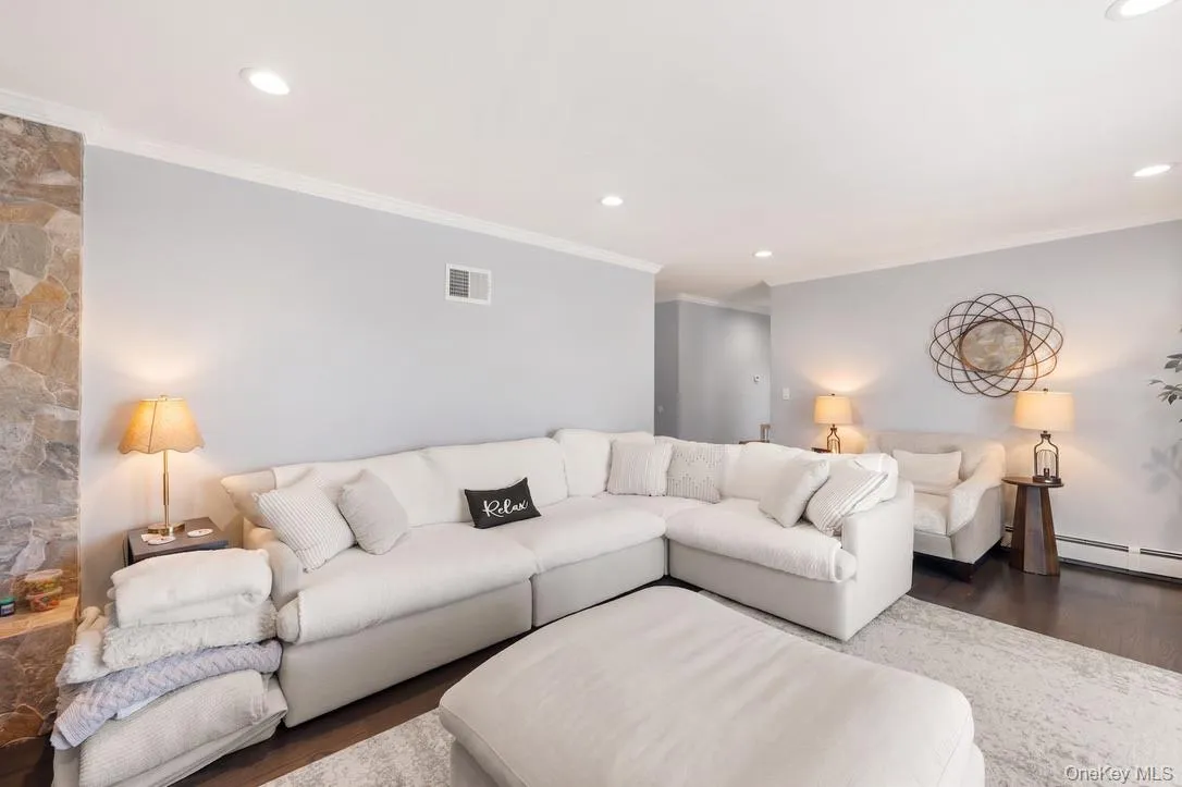 336 Grand Central Avenue, Babylon, NY, 4 Bedrooms Bedrooms, 11 Rooms Rooms,2 BathroomsBathrooms,Residential,For Rent,Grand Central,0,1028381 336 Grand Central Avenue, Babylon, NY, 4 Bedrooms Bedrooms, 11 Rooms Rooms,2 BathroomsBathrooms,Residential,For Rent,Grand Central,0,1028381