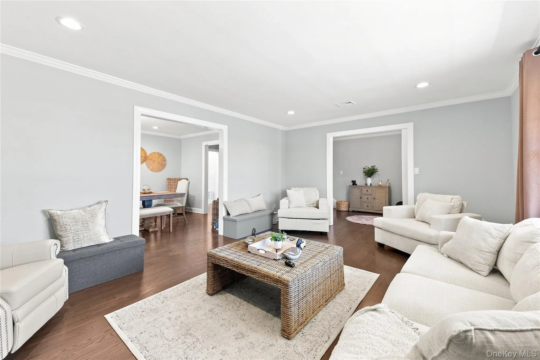 336 Grand Central Avenue, Babylon, NY, 4 Bedrooms Bedrooms, 11 Rooms Rooms,2 BathroomsBathrooms,Residential,For Rent,Grand Central,0,1028381 336 Grand Central Avenue, Babylon, NY, 4 Bedrooms Bedrooms, 11 Rooms Rooms,2 BathroomsBathrooms,Residential,For Rent,Grand Central,0,1028381