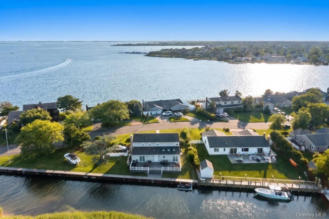 336 Grand Central Avenue, Babylon, NY, 4 Bedrooms Bedrooms, 11 Rooms Rooms,2 BathroomsBathrooms,Residential,For Rent,Grand Central,0,1028381 336 Grand Central Avenue, Babylon, NY, 4 Bedrooms Bedrooms, 11 Rooms Rooms,2 BathroomsBathrooms,Residential,For Rent,Grand Central,0,1028381