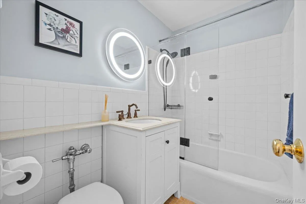 2575 Palisade Avenue, New York, NY, 1 Bedroom Bedrooms, 3 Rooms Rooms,1 BathroomBathrooms,Residential,For Rent,Palisade,0,1028382 2575 Palisade Avenue, New York, NY, 1 Bedroom Bedrooms, 3 Rooms Rooms,1 BathroomBathrooms,Residential,For Rent,Palisade,0,1028382