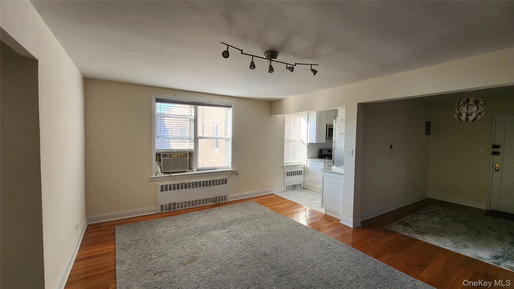 105-37 64 Avenue, New York, NY, 1 Bedroom Bedrooms, 4 Rooms Rooms,1 BathroomBathrooms,Residential,For Rent,64,0,1028386 105-37 64 Avenue, New York, NY, 1 Bedroom Bedrooms, 4 Rooms Rooms,1 BathroomBathrooms,Residential,For Rent,64,0,1028386