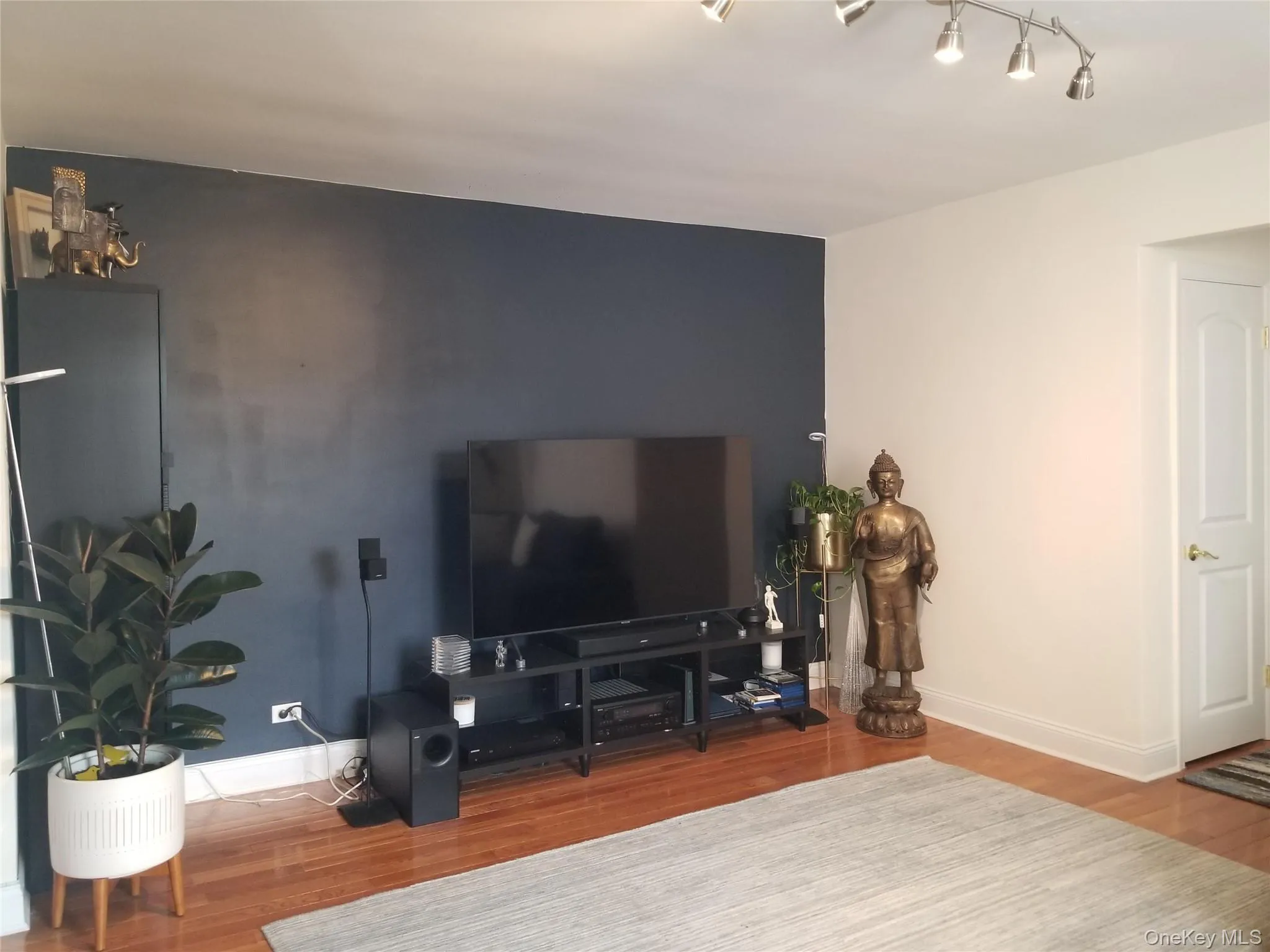 108-37 64 Avenue, New York, NY, 1 Bedroom Bedrooms, 4 Rooms Rooms,1 BathroomBathrooms,Residential,For Rent,64,0,1028386 108-37 64 Avenue, New York, NY, 1 Bedroom Bedrooms, 4 Rooms Rooms,1 BathroomBathrooms,Residential,For Rent,64,0,1028386
