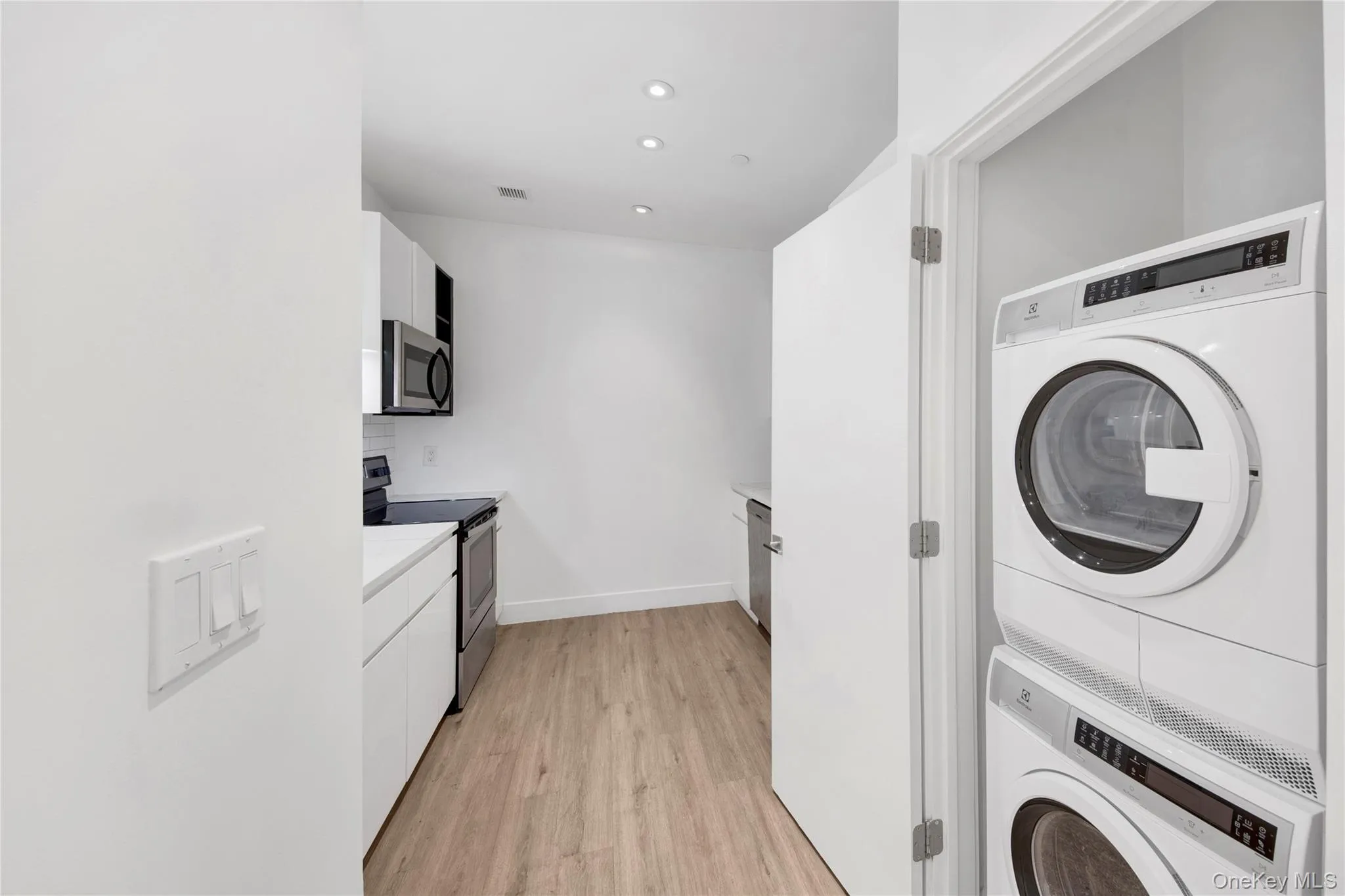 525 NORTH MACQUESTEN PARKWAY, Mount Vernon, NY, 1 Bedroom Bedrooms, 3 Rooms Rooms,1 BathroomBathrooms,Residential Lease,For Rent,NORTH MACQUESTEN PARKWAY,0,1028387 525 NORTH MACQUESTEN PARKWAY, Mount Vernon, NY, 1 Bedroom Bedrooms, 3 Rooms Rooms,1 BathroomBathrooms,Residential Lease,For Rent,NORTH MACQUESTEN PARKWAY,0,1028387