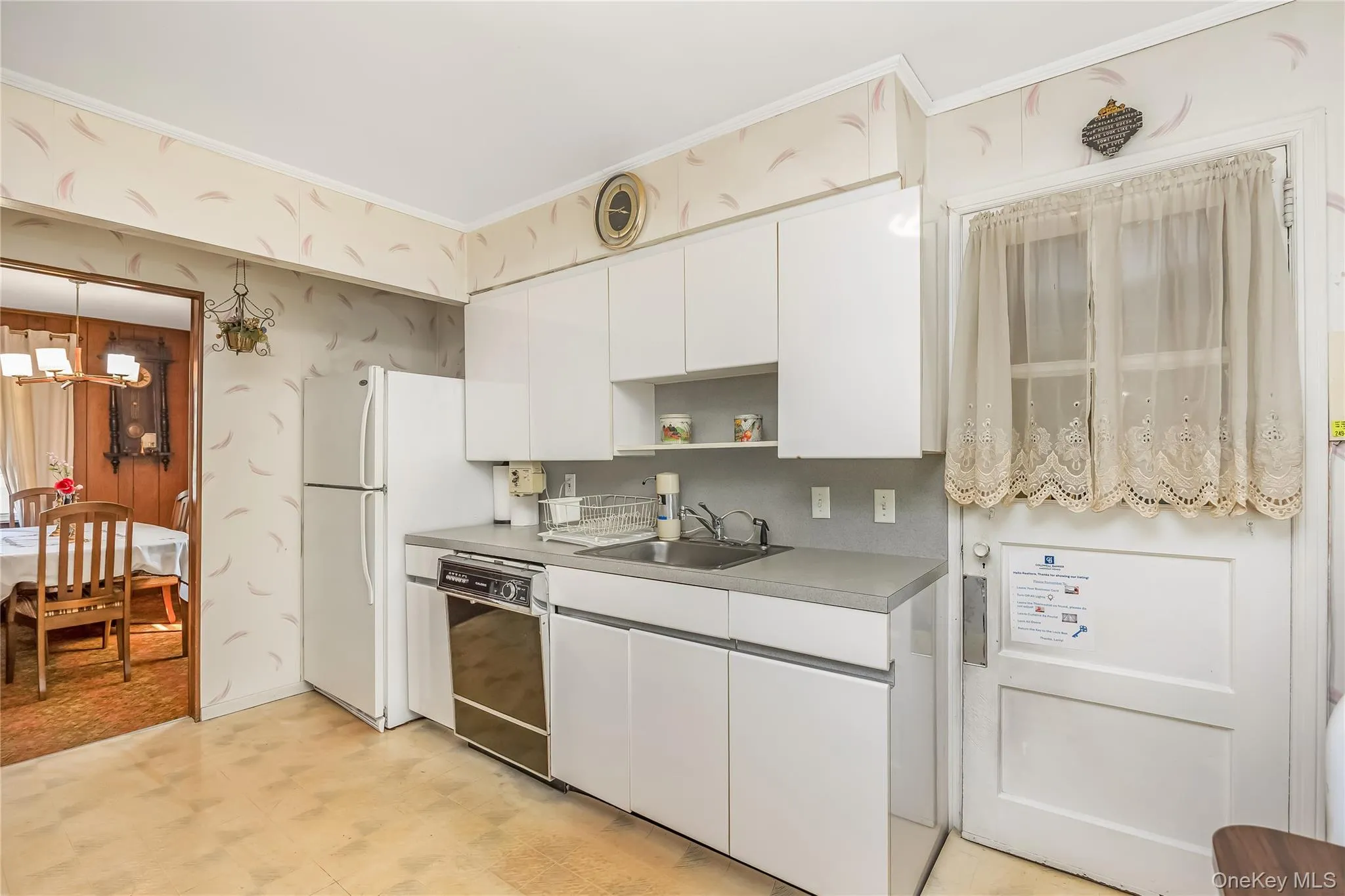 45 Birch Avenue, Babylon, NY, 4 Bedrooms Bedrooms, 8 Rooms Rooms,2 BathroomsBathrooms,Residential,For Rent,Birch,0,1028388 45 Birch Avenue, Babylon, NY, 4 Bedrooms Bedrooms, 8 Rooms Rooms,2 BathroomsBathrooms,Residential,For Rent,Birch,0,1028388