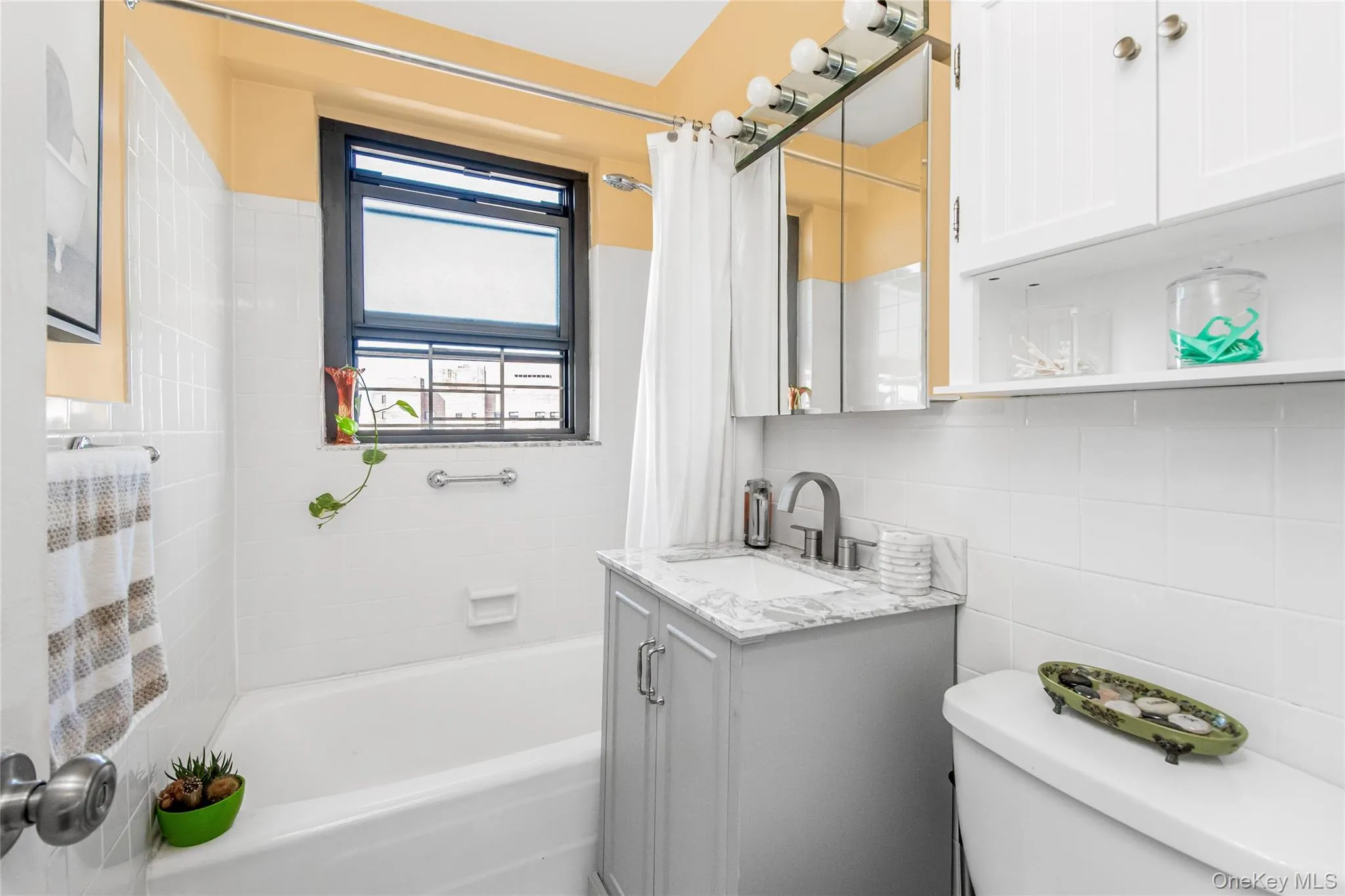 1020 Grand Concourse, New York, NY, 3 Bedrooms Bedrooms, 6 Rooms Rooms,2 BathroomsBathrooms,Residential,For Rent,Grand Concourse,0,1028402 1020 Grand Concourse, New York, NY, 3 Bedrooms Bedrooms, 6 Rooms Rooms,2 BathroomsBathrooms,Residential,For Rent,Grand Concourse,0,1028402