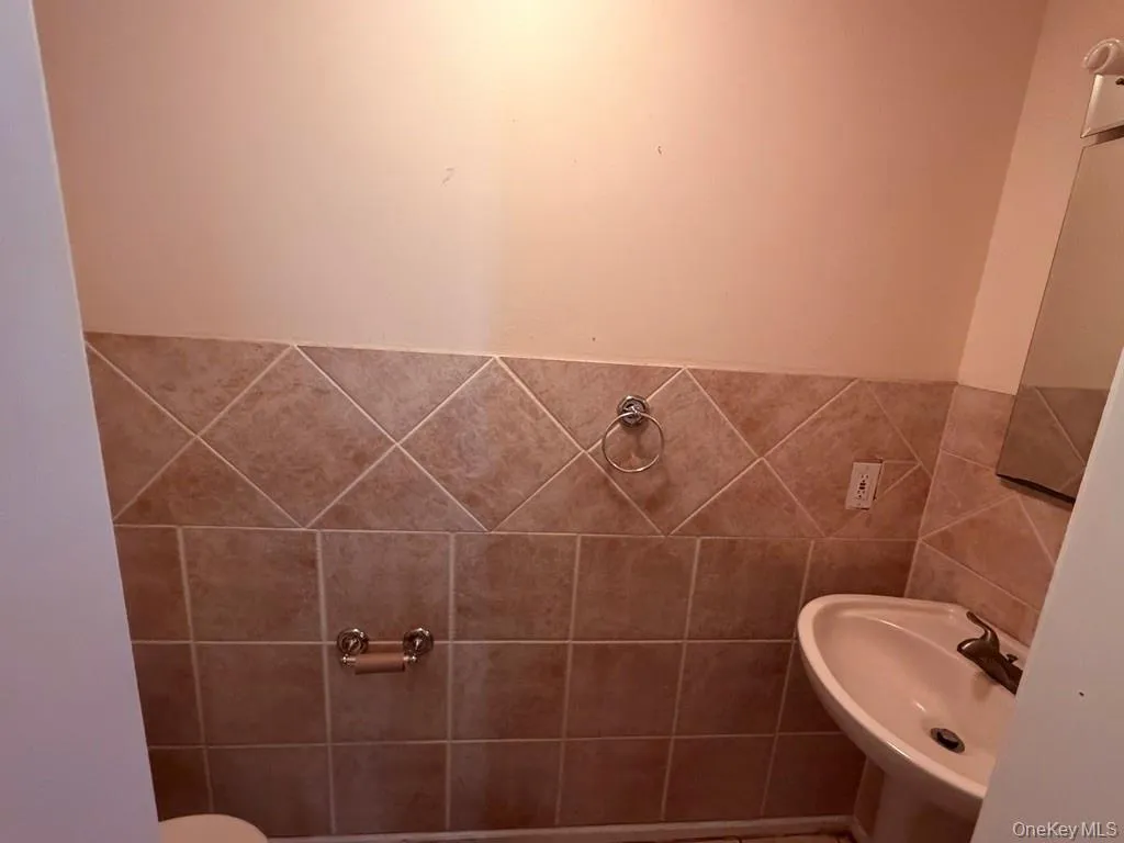 Powder room Powder room