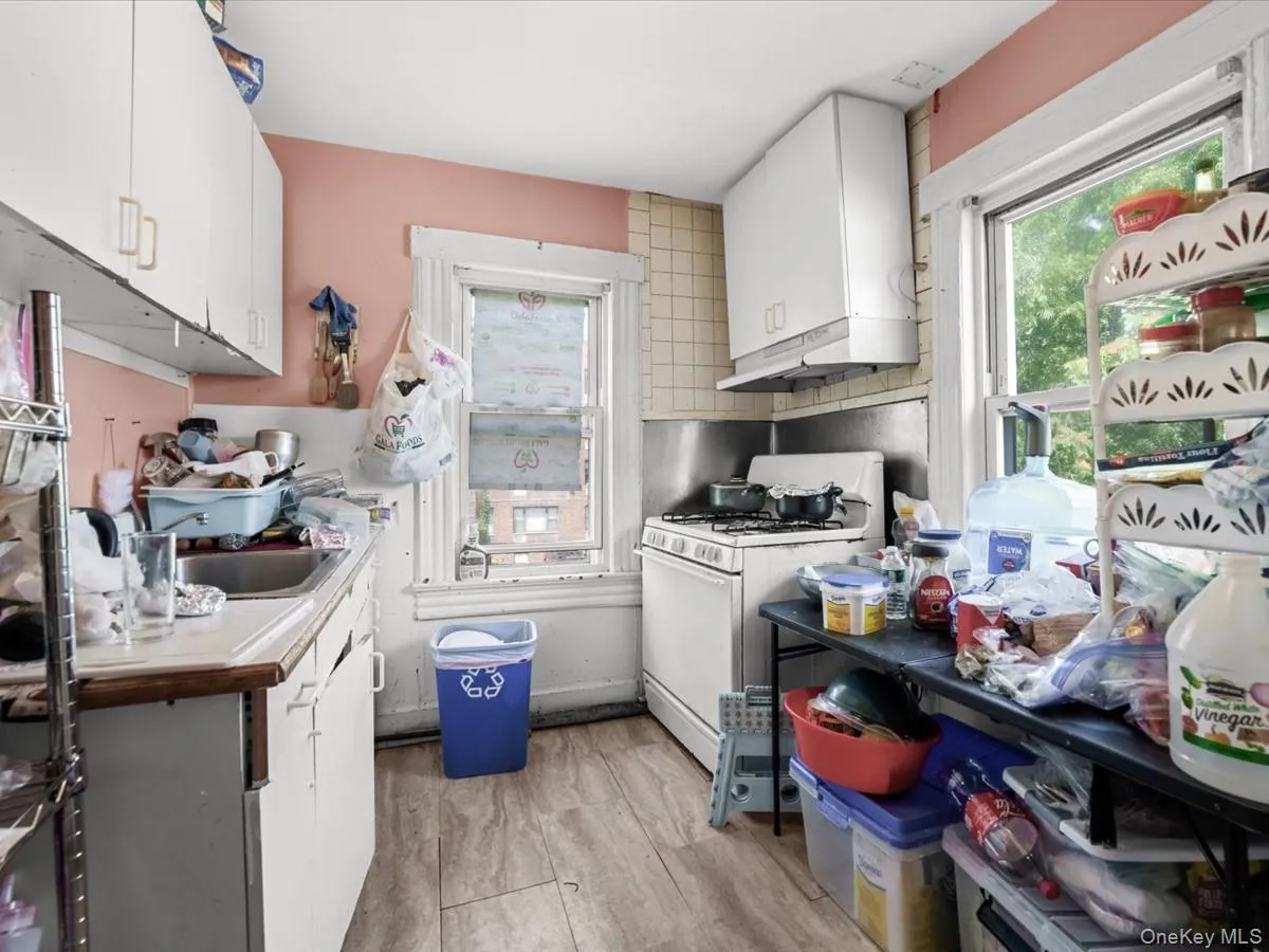 36 Russell Place, Hempstead, NY, 7 Bedrooms Bedrooms, 10 Rooms Rooms,3 BathroomsBathrooms,Residential,For Rent,Russell,0,1028410 36 Russell Place, Hempstead, NY, 7 Bedrooms Bedrooms, 10 Rooms Rooms,3 BathroomsBathrooms,Residential,For Rent,Russell,0,1028410