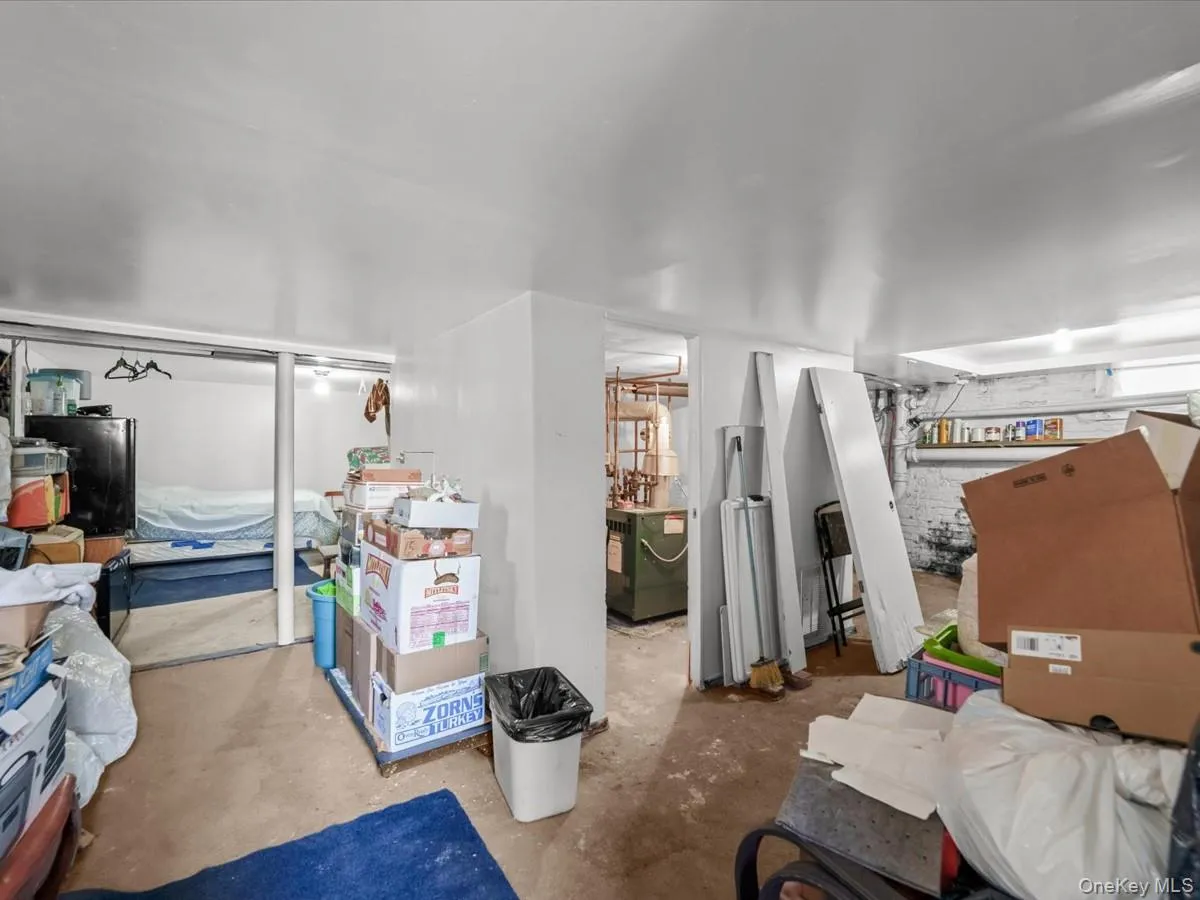 36 Russell Place, Hempstead, NY, 7 Bedrooms Bedrooms, 10 Rooms Rooms,3 BathroomsBathrooms,Residential,For Rent,Russell,0,1028410 36 Russell Place, Hempstead, NY, 7 Bedrooms Bedrooms, 10 Rooms Rooms,3 BathroomsBathrooms,Residential,For Rent,Russell,0,1028410