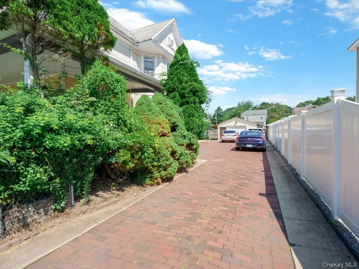 36 Russell Place, Hempstead, NY, 7 Bedrooms Bedrooms, 10 Rooms Rooms,3 BathroomsBathrooms,Residential,For Rent,Russell,0,1028410 36 Russell Place, Hempstead, NY, 7 Bedrooms Bedrooms, 10 Rooms Rooms,3 BathroomsBathrooms,Residential,For Rent,Russell,0,1028410