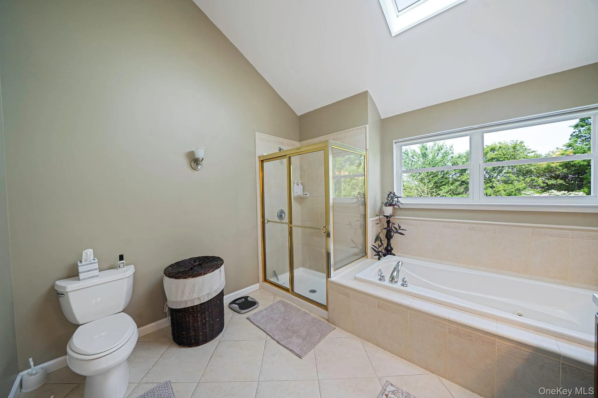 19 Sweetgum Lane, Brookhaven, NY, 4 Bedrooms Bedrooms, 12 Rooms Rooms,3 BathroomsBathrooms,Residential,For Rent,Sweetgum,0,1028416 19 Sweetgum Lane, Brookhaven, NY, 4 Bedrooms Bedrooms, 12 Rooms Rooms,3 BathroomsBathrooms,Residential,For Rent,Sweetgum,0,1028416