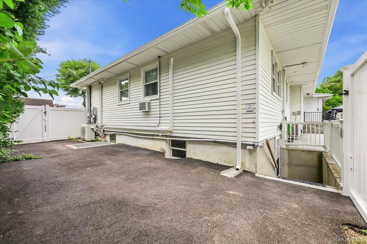 920 9th Street, Babylon, NY, 4 Bedrooms Bedrooms, 7 Rooms Rooms,4 BathroomsBathrooms,Residential,For Rent,9th,0,1028419 920 9th Street, Babylon, NY, 4 Bedrooms Bedrooms, 7 Rooms Rooms,4 BathroomsBathrooms,Residential,For Rent,9th,0,1028419