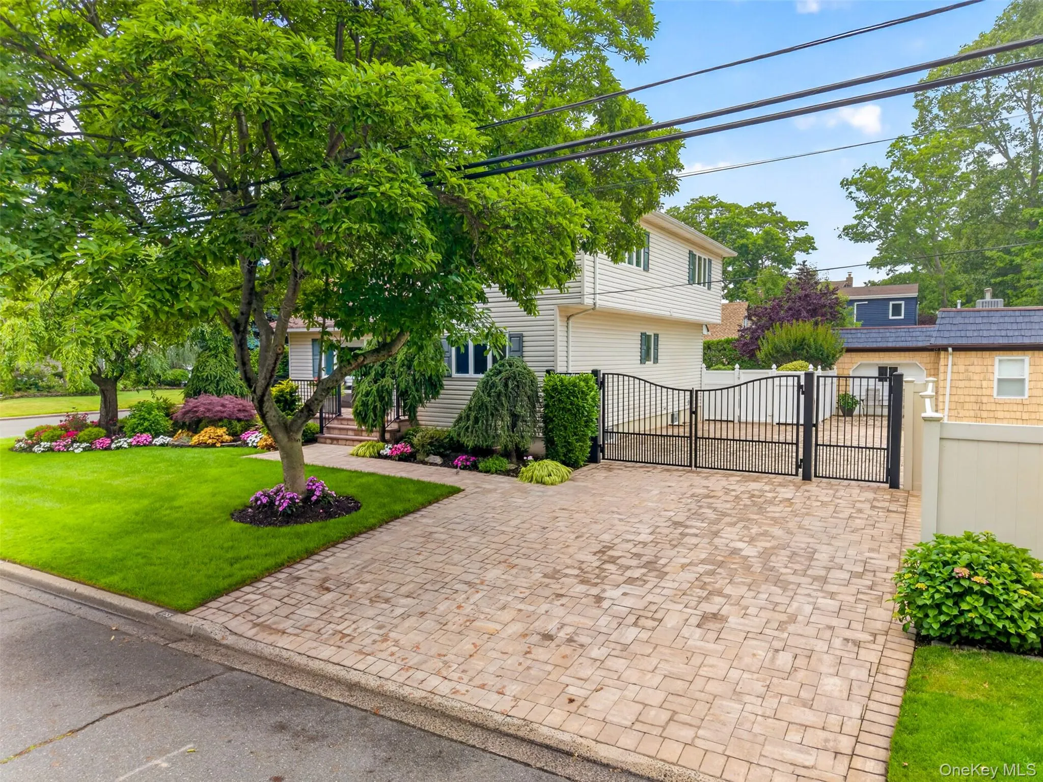 1755 Grand Avenue, Hempstead, NY, 5 Bedrooms Bedrooms, 7 Rooms Rooms,2 BathroomsBathrooms,Residential,For Rent,Grand,0,1028421 1755 Grand Avenue, Hempstead, NY, 5 Bedrooms Bedrooms, 7 Rooms Rooms,2 BathroomsBathrooms,Residential,For Rent,Grand,0,1028421