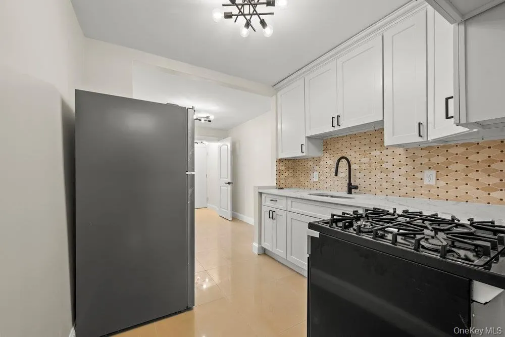 877 55th Street, New York, NY, 2 Bedrooms Bedrooms, 4 Rooms Rooms,1 BathroomBathrooms,Residential Lease,For Rent,55th,0,1028425 877 55th Street, New York, NY, 2 Bedrooms Bedrooms, 4 Rooms Rooms,1 BathroomBathrooms,Residential Lease,For Rent,55th,0,1028425