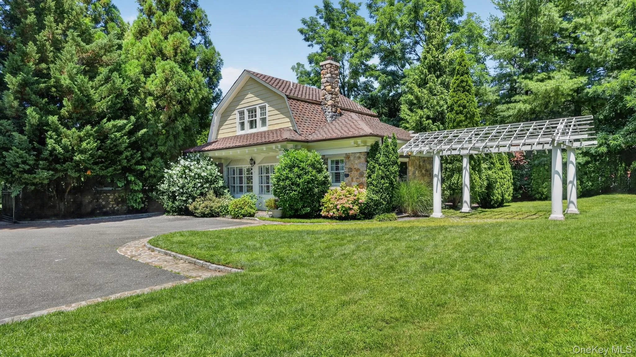 1058 PLANDOME Road, North Hempstead, NY, 2 Bedrooms Bedrooms, 5 Rooms Rooms,2 BathroomsBathrooms,Residential Lease,For Rent,PLANDOME,0,1028431 1058 PLANDOME Road, North Hempstead, NY, 2 Bedrooms Bedrooms, 5 Rooms Rooms,2 BathroomsBathrooms,Residential Lease,For Rent,PLANDOME,0,1028431