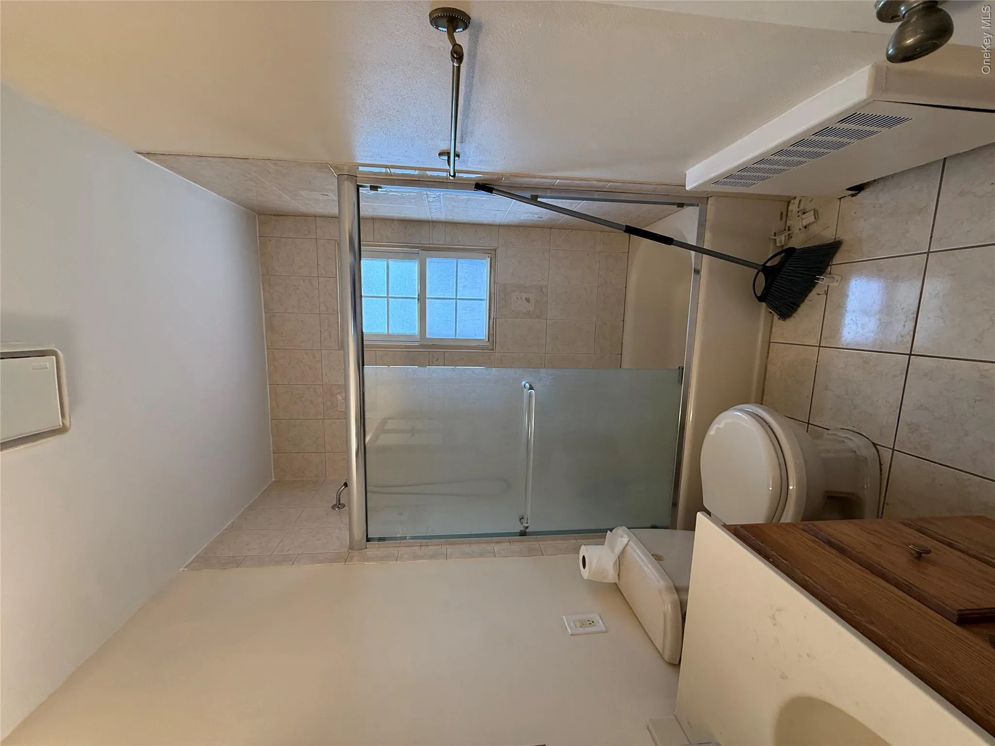 61 wall, Babylon, NY, 3 Bedrooms Bedrooms, 3 Rooms Rooms,2 BathroomsBathrooms,Residential Lease,For Rent,wall,0,1028433 61 wall, Babylon, NY, 3 Bedrooms Bedrooms, 3 Rooms Rooms,2 BathroomsBathrooms,Residential Lease,For Rent,wall,0,1028433