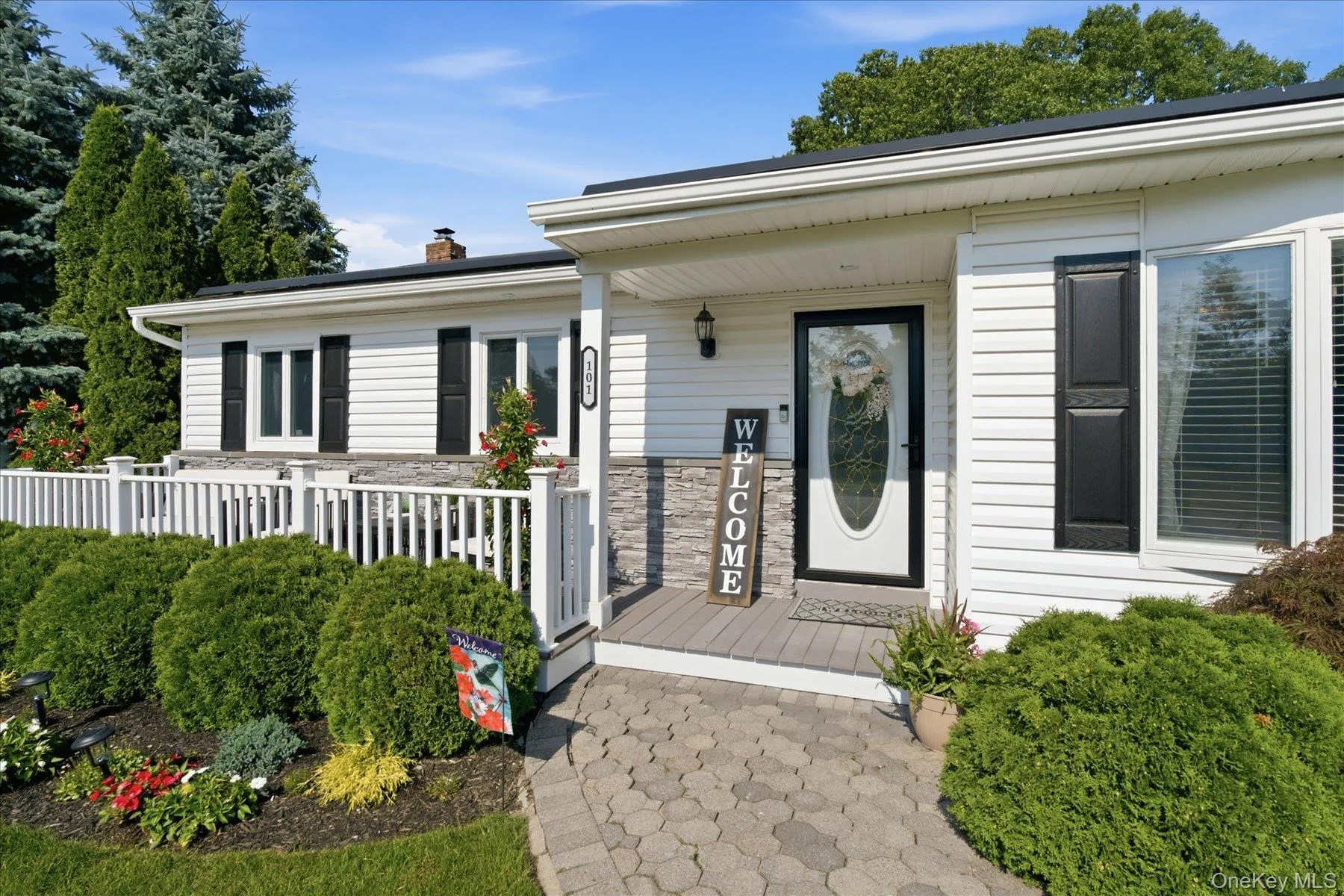 101 Gainsborough Road, Islip, NY, 3 Bedrooms Bedrooms, 6 Rooms Rooms,2 BathroomsBathrooms,Residential,For Rent,Gainsborough,0,1028441 101 Gainsborough Road, Islip, NY, 3 Bedrooms Bedrooms, 6 Rooms Rooms,2 BathroomsBathrooms,Residential,For Rent,Gainsborough,0,1028441