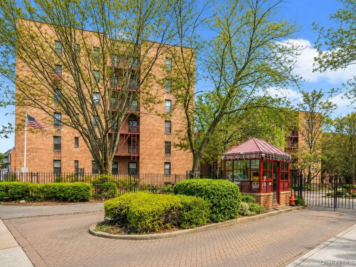 150-30 71st Avenue, New York, NY, 2 Bedrooms Bedrooms, 5 Rooms Rooms,1 BathroomBathrooms,Residential,For Rent,71st,0,1028445 150-30 71st Avenue, New York, NY, 2 Bedrooms Bedrooms, 5 Rooms Rooms,1 BathroomBathrooms,Residential,For Rent,71st,0,1028445