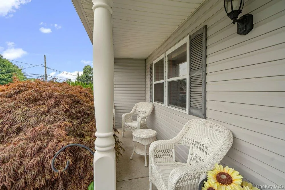 89 Floyd Street, Babylon, NY, 4 Bedrooms Bedrooms, 11 Rooms Rooms,3 BathroomsBathrooms,Residential,For Rent,Floyd,0,1028450 89 Floyd Street, Babylon, NY, 4 Bedrooms Bedrooms, 11 Rooms Rooms,3 BathroomsBathrooms,Residential,For Rent,Floyd,0,1028450