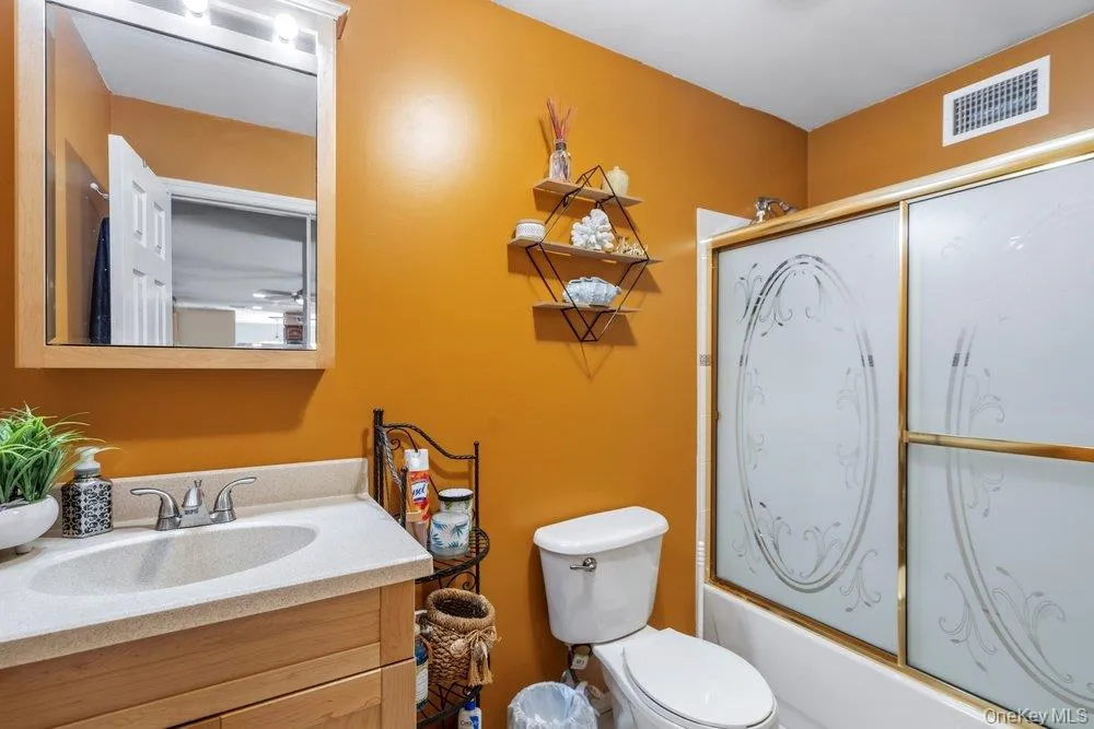 89 Floyd Street, Babylon, NY, 4 Bedrooms Bedrooms, 11 Rooms Rooms,3 BathroomsBathrooms,Residential,For Rent,Floyd,0,1028450 89 Floyd Street, Babylon, NY, 4 Bedrooms Bedrooms, 11 Rooms Rooms,3 BathroomsBathrooms,Residential,For Rent,Floyd,0,1028450
