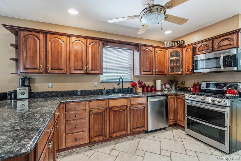 89 Floyd Street, Babylon, NY, 4 Bedrooms Bedrooms, 11 Rooms Rooms,3 BathroomsBathrooms,Residential,For Rent,Floyd,0,1028450 89 Floyd Street, Babylon, NY, 4 Bedrooms Bedrooms, 11 Rooms Rooms,3 BathroomsBathrooms,Residential,For Rent,Floyd,0,1028450