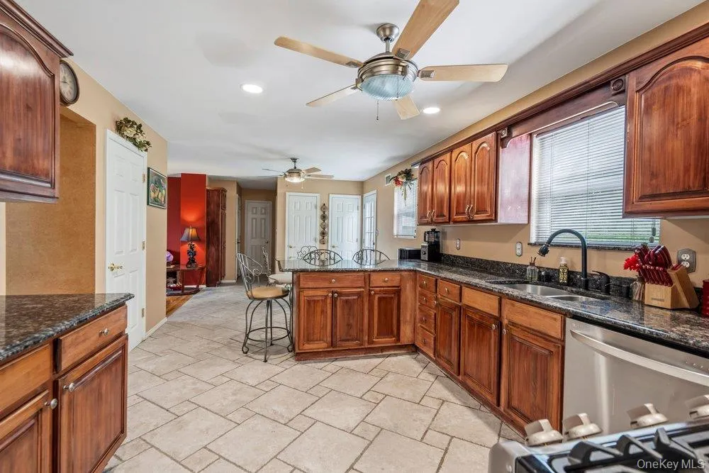 89 Floyd Street, Babylon, NY, 4 Bedrooms Bedrooms, 11 Rooms Rooms,3 BathroomsBathrooms,Residential,For Rent,Floyd,0,1028450 89 Floyd Street, Babylon, NY, 4 Bedrooms Bedrooms, 11 Rooms Rooms,3 BathroomsBathrooms,Residential,For Rent,Floyd,0,1028450