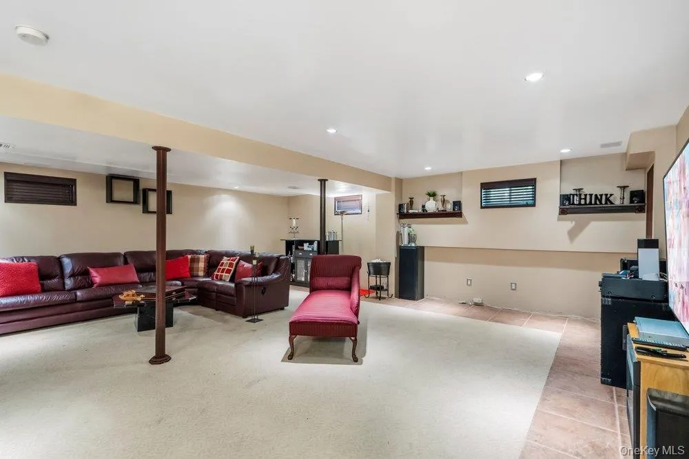 89 Floyd Street, Babylon, NY, 4 Bedrooms Bedrooms, 11 Rooms Rooms,3 BathroomsBathrooms,Residential,For Rent,Floyd,0,1028450 89 Floyd Street, Babylon, NY, 4 Bedrooms Bedrooms, 11 Rooms Rooms,3 BathroomsBathrooms,Residential,For Rent,Floyd,0,1028450