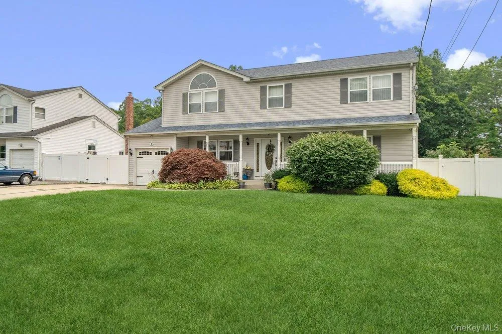 89 Floyd Street, Babylon, NY, 4 Bedrooms Bedrooms, 11 Rooms Rooms,3 BathroomsBathrooms,Residential,For Rent,Floyd,0,1028450 89 Floyd Street, Babylon, NY, 4 Bedrooms Bedrooms, 11 Rooms Rooms,3 BathroomsBathrooms,Residential,For Rent,Floyd,0,1028450