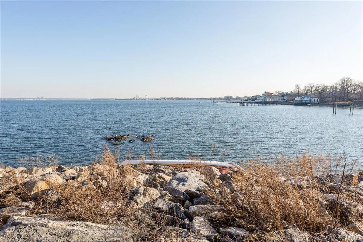 1422 Outlook Avenue, New York, NY, 3 Bedrooms Bedrooms, 6 Rooms Rooms,2 BathroomsBathrooms,Residential,For Rent,Outlook,0,1028475 1422 Outlook Avenue, New York, NY, 3 Bedrooms Bedrooms, 6 Rooms Rooms,2 BathroomsBathrooms,Residential,For Rent,Outlook,0,1028475
