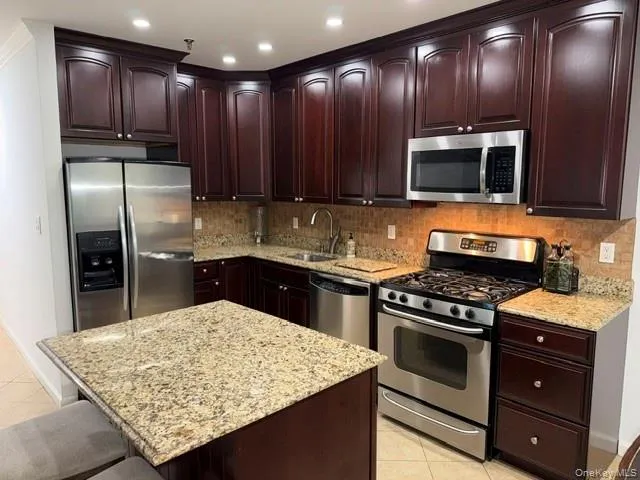 1422 Outlook Avenue, New York, NY, 3 Bedrooms Bedrooms, 6 Rooms Rooms,2 BathroomsBathrooms,Residential,For Rent,Outlook,0,1028475 1422 Outlook Avenue, New York, NY, 3 Bedrooms Bedrooms, 6 Rooms Rooms,2 BathroomsBathrooms,Residential,For Rent,Outlook,0,1028475
