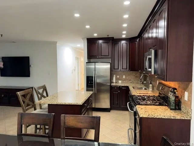 1422 Outlook Avenue, New York, NY, 3 Bedrooms Bedrooms, 6 Rooms Rooms,2 BathroomsBathrooms,Residential,For Rent,Outlook,0,1028475 1422 Outlook Avenue, New York, NY, 3 Bedrooms Bedrooms, 6 Rooms Rooms,2 BathroomsBathrooms,Residential,For Rent,Outlook,0,1028475