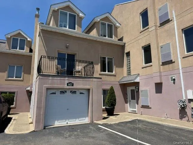 1422 Outlook Avenue, New York, NY, 3 Bedrooms Bedrooms, 6 Rooms Rooms,2 BathroomsBathrooms,Residential,For Rent,Outlook,0,1028475 1422 Outlook Avenue, New York, NY, 3 Bedrooms Bedrooms, 6 Rooms Rooms,2 BathroomsBathrooms,Residential,For Rent,Outlook,0,1028475