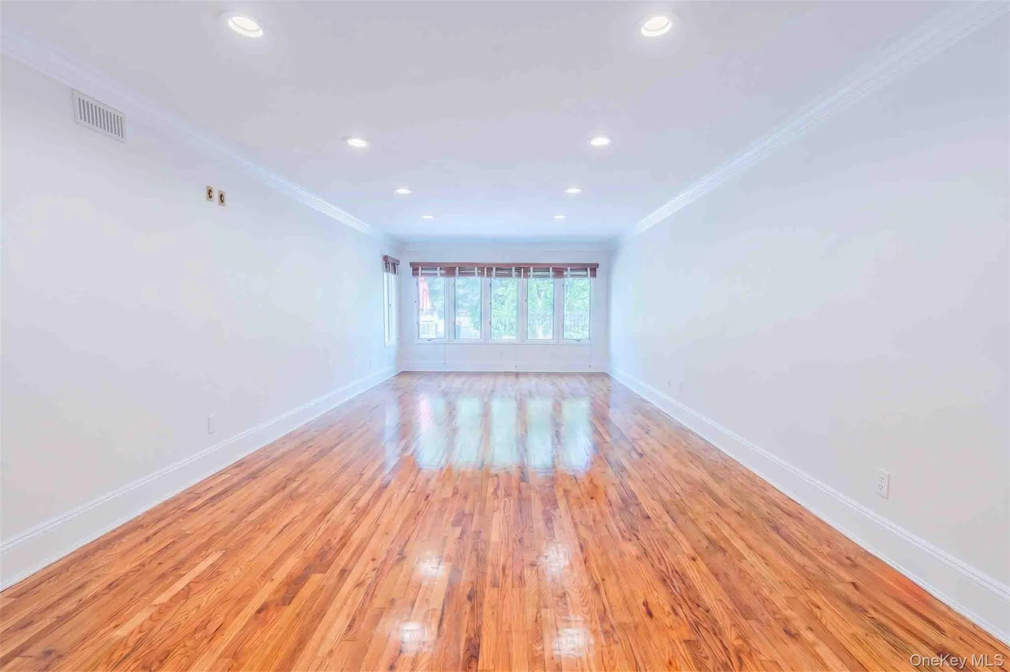 70 Karol Place, Oyster Bay, NY, 6 Bedrooms Bedrooms, 11 Rooms Rooms,4 BathroomsBathrooms,Residential,For Rent,Karol,0,1028493 70 Karol Place, Oyster Bay, NY, 6 Bedrooms Bedrooms, 11 Rooms Rooms,4 BathroomsBathrooms,Residential,For Rent,Karol,0,1028493