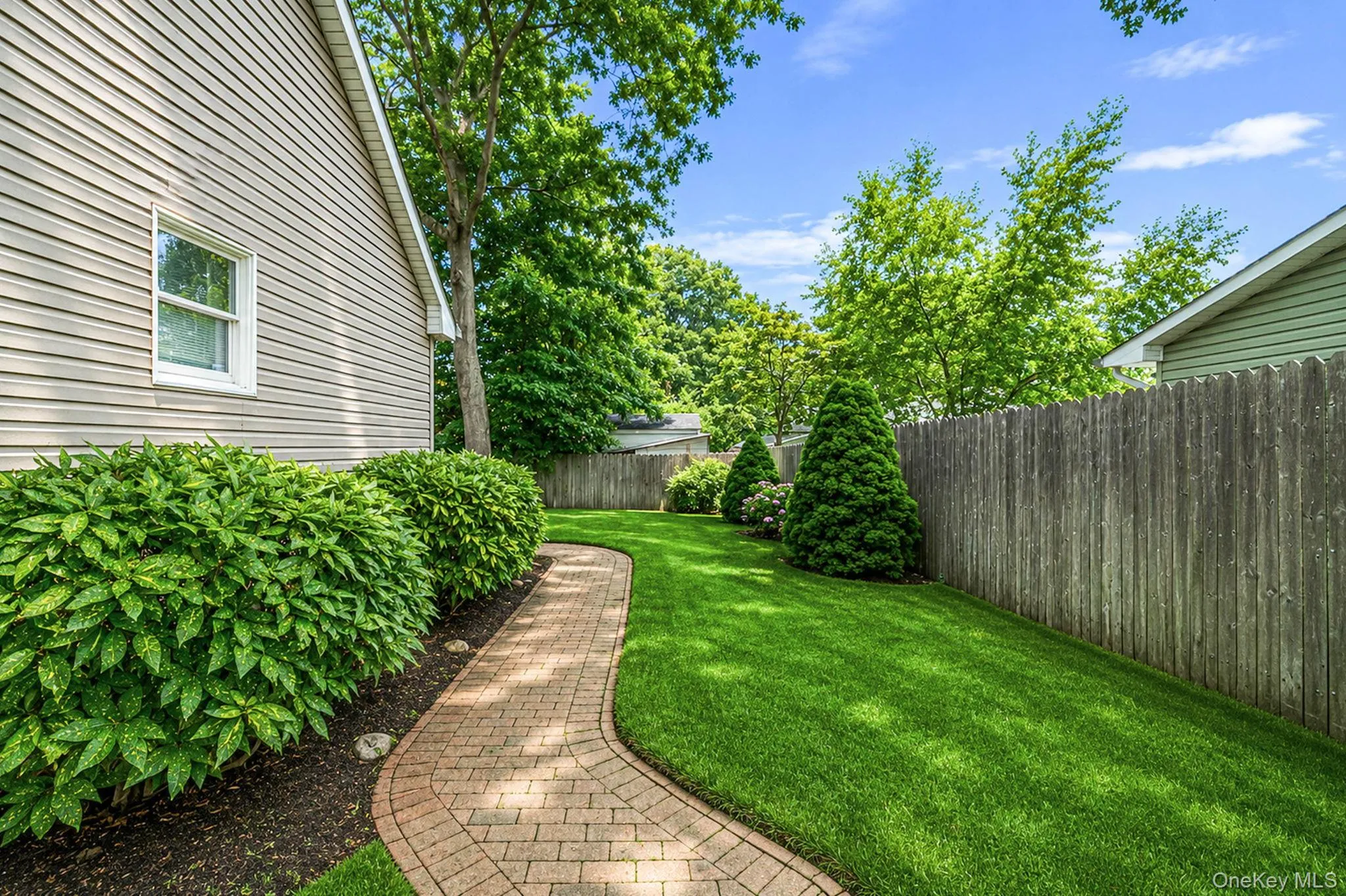 1A Richard Place, Brookhaven, NY, 3 Bedrooms Bedrooms, 8 Rooms Rooms,2 BathroomsBathrooms,Residential,For Rent,Richard,0,1028494 1A Richard Place, Brookhaven, NY, 3 Bedrooms Bedrooms, 8 Rooms Rooms,2 BathroomsBathrooms,Residential,For Rent,Richard,0,1028494