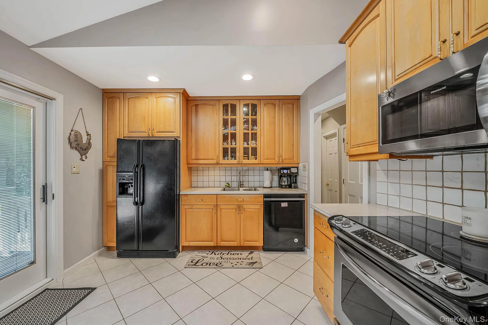 1A Richard Place, Brookhaven, NY, 3 Bedrooms Bedrooms, 8 Rooms Rooms,2 BathroomsBathrooms,Residential,For Rent,Richard,0,1028494 1A Richard Place, Brookhaven, NY, 3 Bedrooms Bedrooms, 8 Rooms Rooms,2 BathroomsBathrooms,Residential,For Rent,Richard,0,1028494