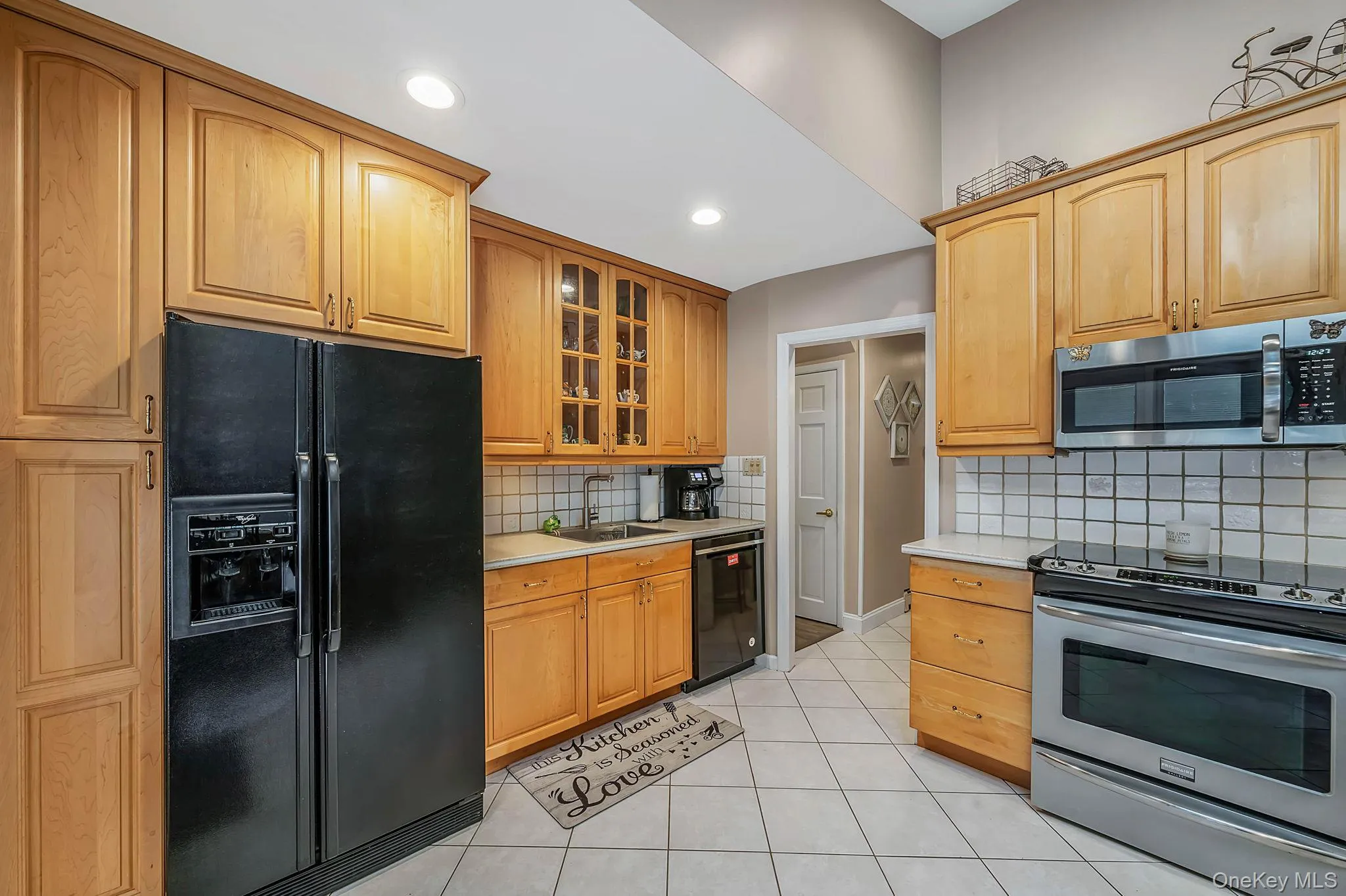 1A Richard Place, Brookhaven, NY, 3 Bedrooms Bedrooms, 8 Rooms Rooms,2 BathroomsBathrooms,Residential,For Rent,Richard,0,1028494 1A Richard Place, Brookhaven, NY, 3 Bedrooms Bedrooms, 8 Rooms Rooms,2 BathroomsBathrooms,Residential,For Rent,Richard,0,1028494