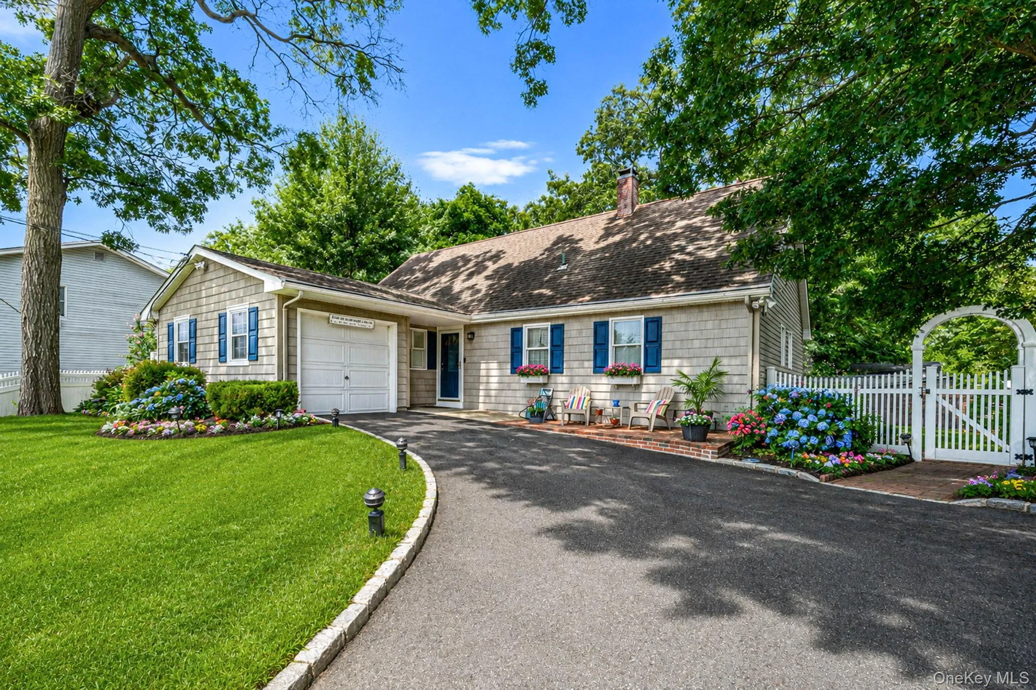 1A Richard Place, Brookhaven, NY, 3 Bedrooms Bedrooms, 8 Rooms Rooms,2 BathroomsBathrooms,Residential,For Rent,Richard,0,1028494 1A Richard Place, Brookhaven, NY, 3 Bedrooms Bedrooms, 8 Rooms Rooms,2 BathroomsBathrooms,Residential,For Rent,Richard,0,1028494