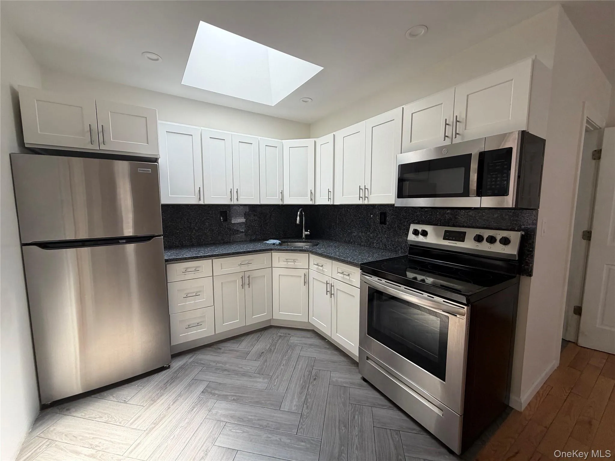 117-02 Liberty Avenue, New York, NY, 2 Bedrooms Bedrooms, 4 Rooms Rooms,1 BathroomBathrooms,Residential Lease,For Rent,Liberty,0,1028498 117-02 Liberty Avenue, New York, NY, 2 Bedrooms Bedrooms, 4 Rooms Rooms,1 BathroomBathrooms,Residential Lease,For Rent,Liberty,0,1028498