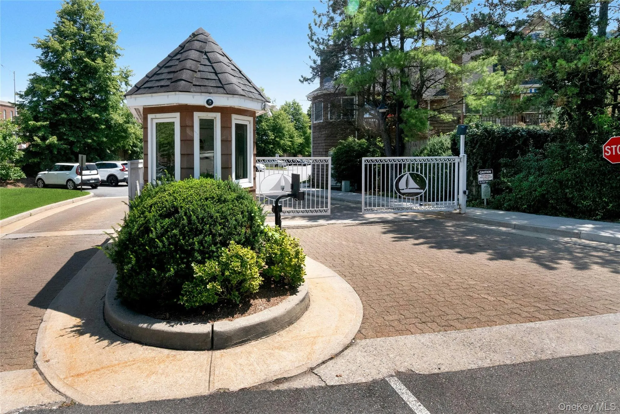 Gated community on the Hudson! Gated community on the Hudson!