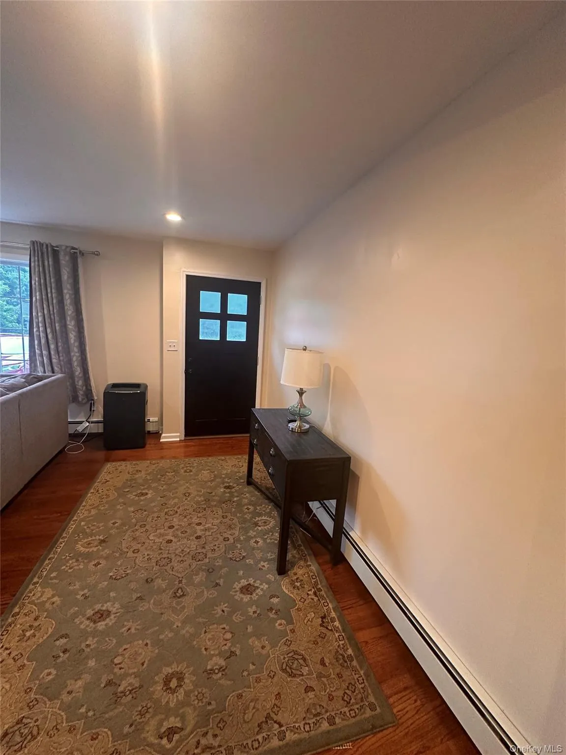 Room to greet your guests, set down parcels. Room to greet your guests, set down parcels.