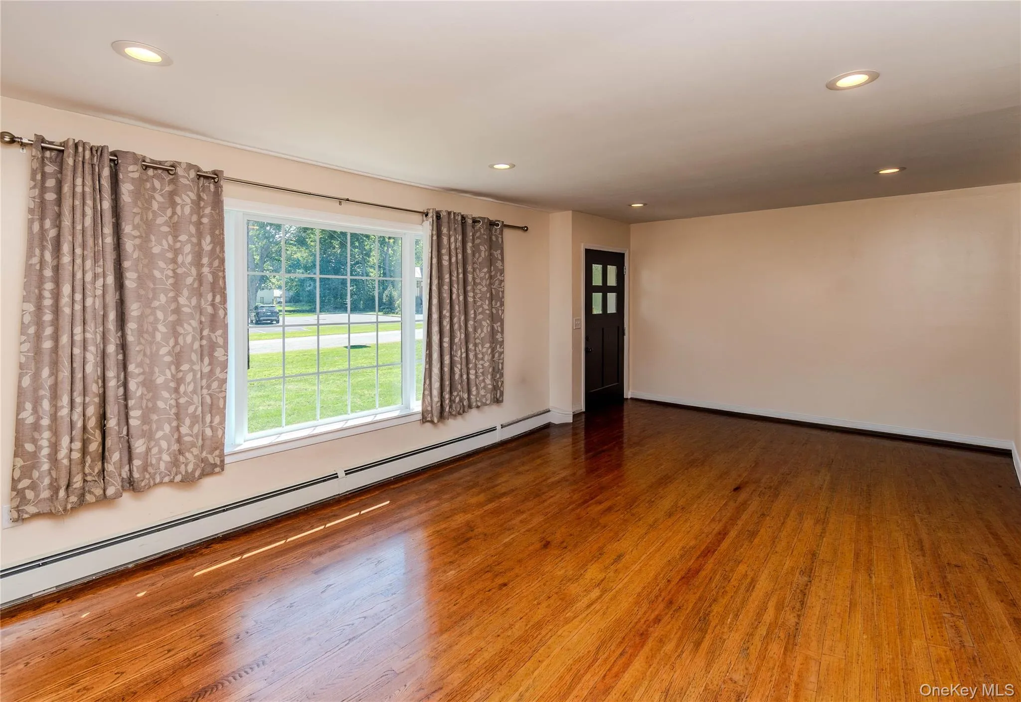 19 Closs Drive, Rhinebeck, NY, 3 Bedrooms Bedrooms, 7 Rooms Rooms,2 BathroomsBathrooms,Residential,For Rent,Closs,0,1028512 19 Closs Drive, Rhinebeck, NY, 3 Bedrooms Bedrooms, 7 Rooms Rooms,2 BathroomsBathrooms,Residential,For Rent,Closs,0,1028512