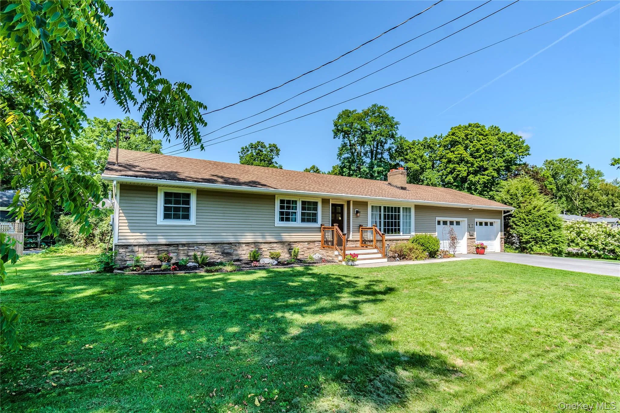 19 Closs Drive, Rhinebeck, NY, 3 Bedrooms Bedrooms, 7 Rooms Rooms,2 BathroomsBathrooms,Residential,For Rent,Closs,0,1028512 19 Closs Drive, Rhinebeck, NY, 3 Bedrooms Bedrooms, 7 Rooms Rooms,2 BathroomsBathrooms,Residential,For Rent,Closs,0,1028512